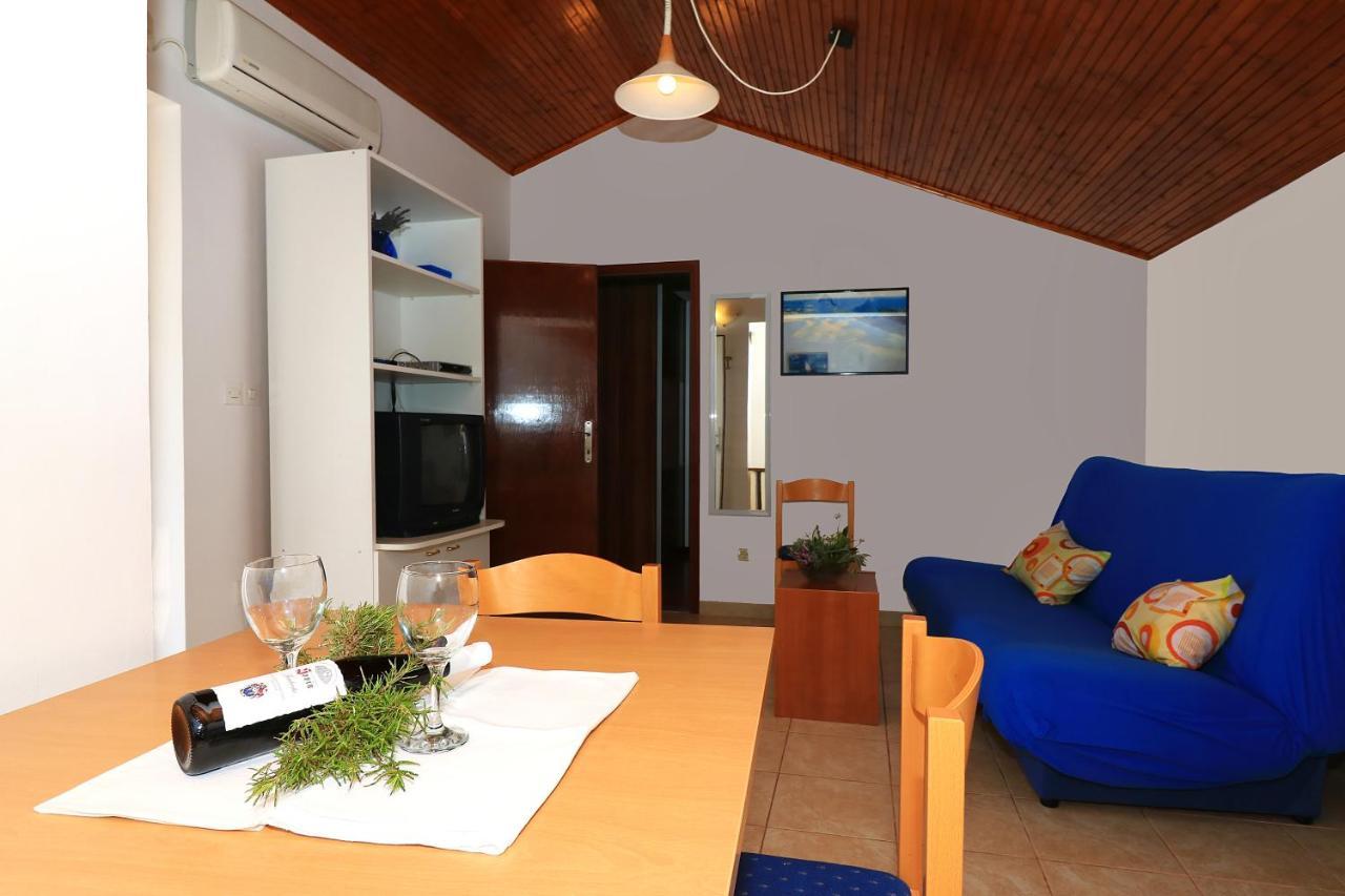 Apartments With A Parking Space Jezera, Murter - 5079 Экстерьер фото